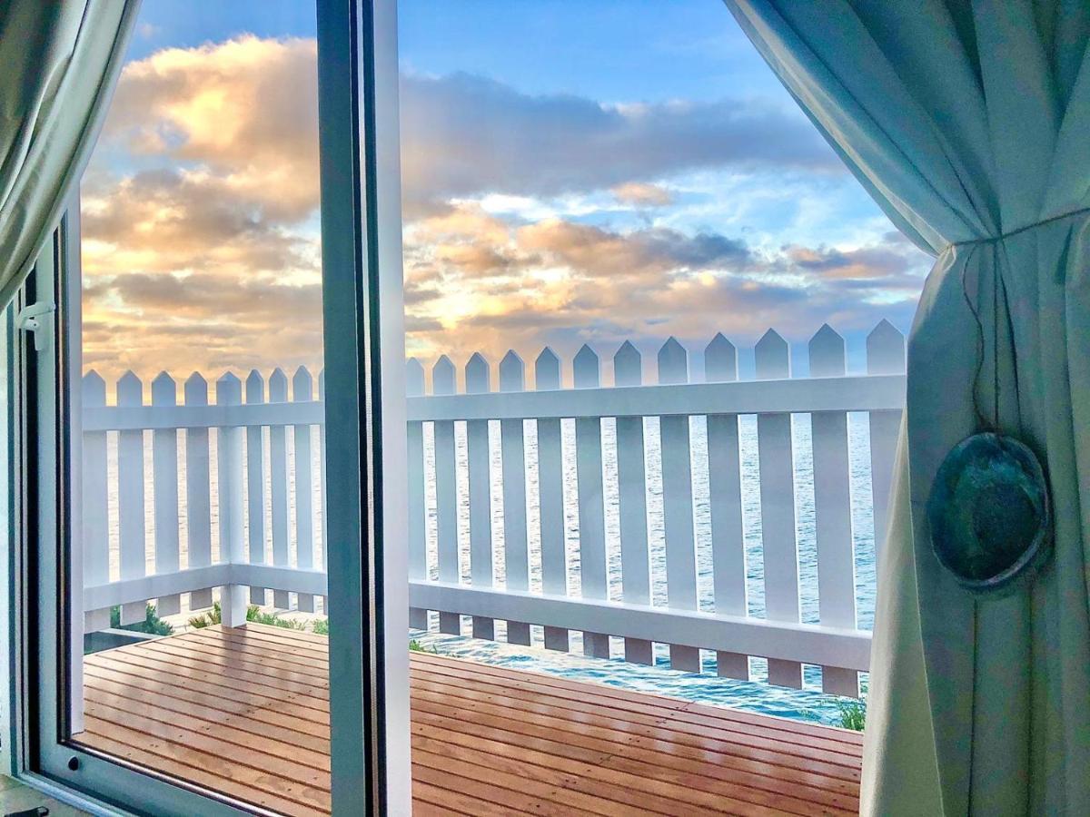 Sea House *